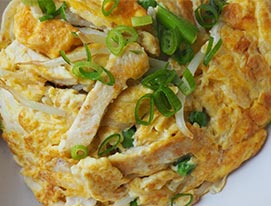 162 Egg Foo Young Chicken 